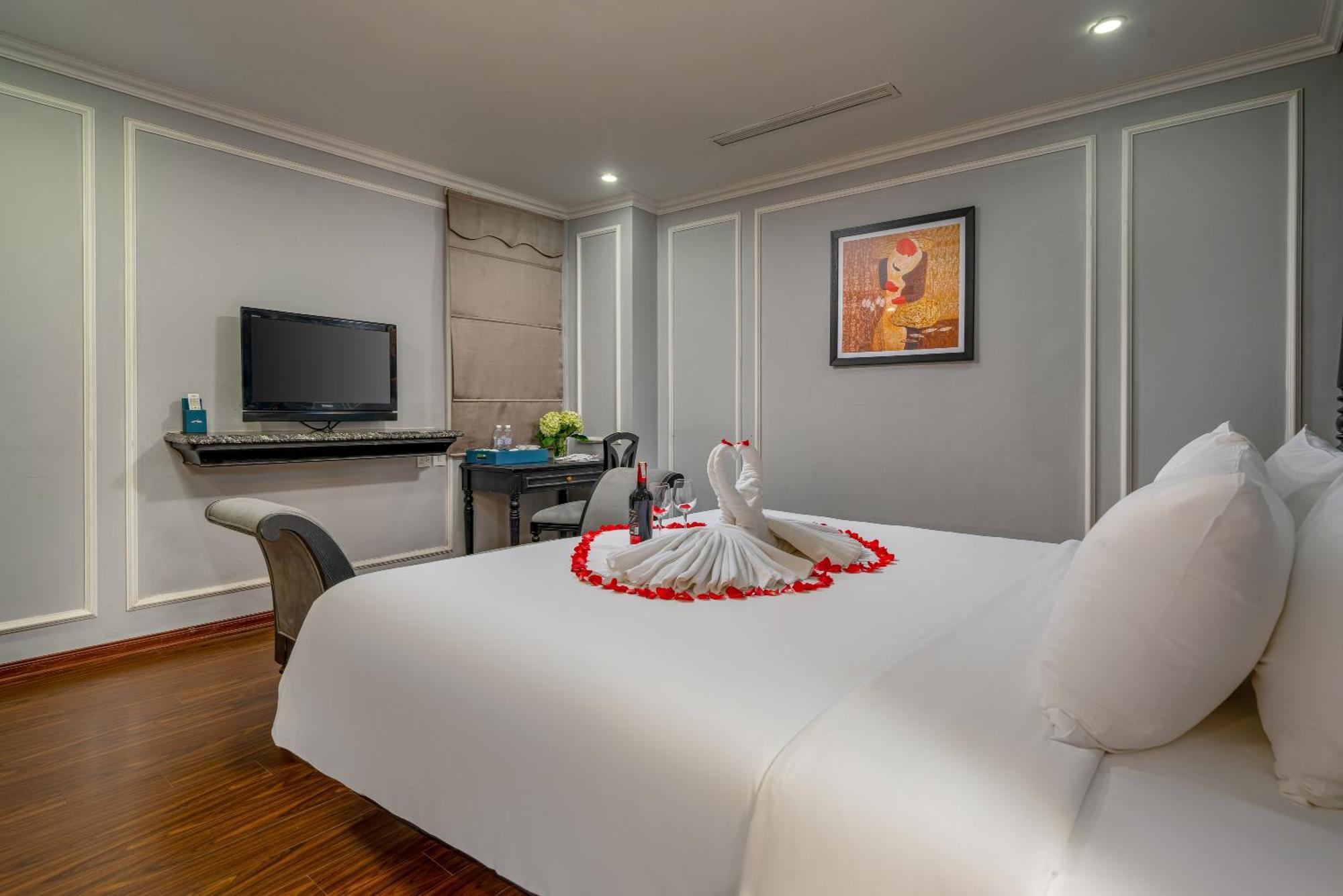 Amara Hanoi Hotel And Spa Exterior photo